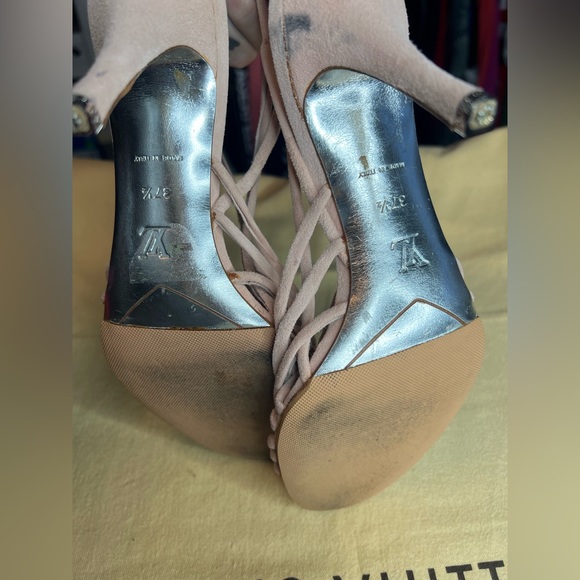 ❌❌❌SOLD❌❌❌Authentic Louis Vuitton Strappy heels - Picture 8 of 16